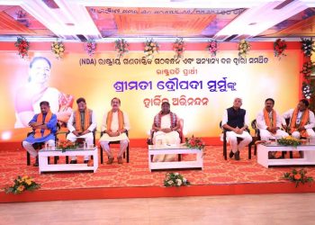 Presidential poll: Droupadi Murmu meets BJD, BJP lawmakers in Odisha