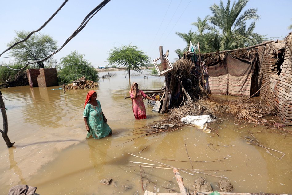 Pakistan flood death toll rises to 1,559