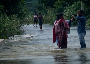 Mahanadi, flood, selfie, tourism