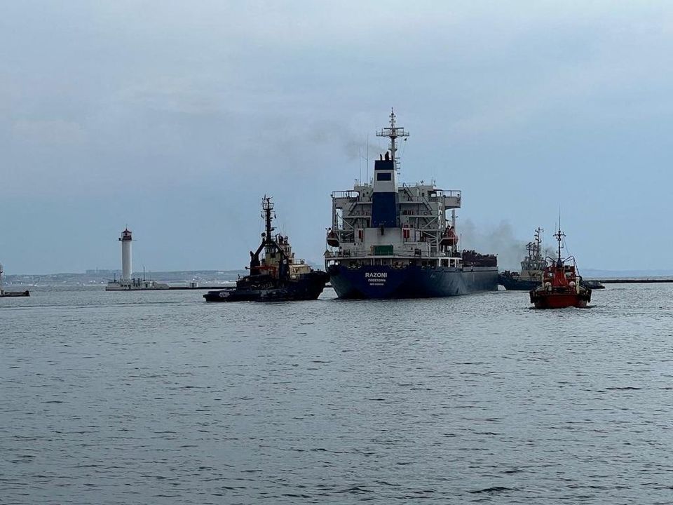 The Sierra Leone-flagged ship Razoni leaves the sea port in Odesa after restarting grain export, amid Russia's attack on Ukraine, Ukraine August 1, 2022 (PC: Reuters)