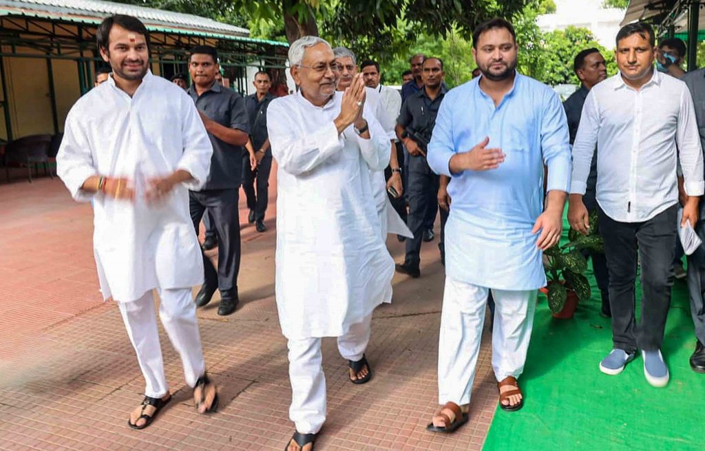 Nitish Kumar stakes claim to form govt again after resigning as ‘NDA CM’