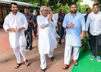 Nitish Kumar stakes claim to form govt again after resigning as ‘NDA CM’