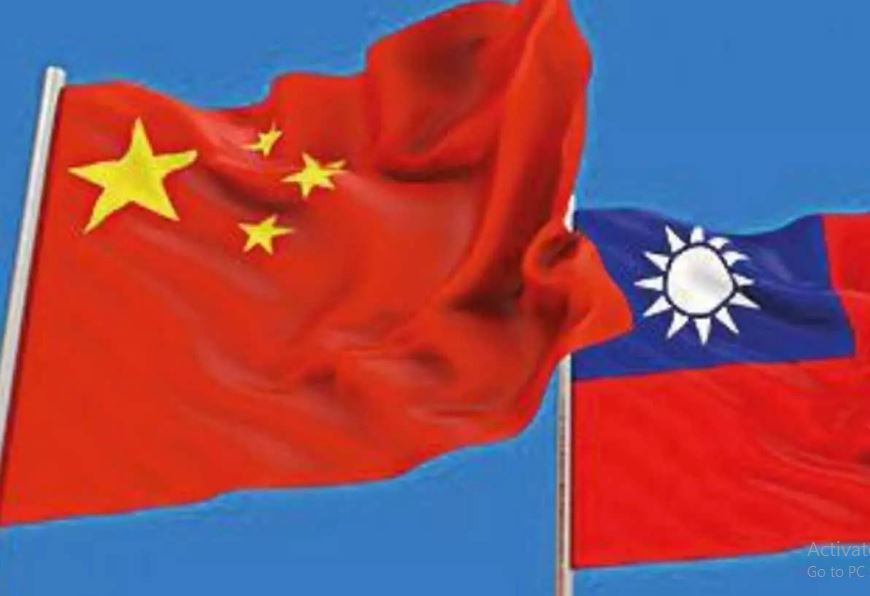 China-Taiwan flags