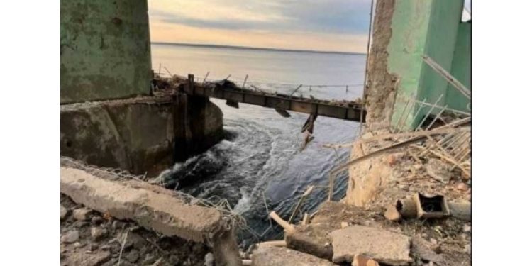 Missiles hit reservoir dam in Ukraine crisis, prompts evacuation