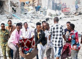 100 killed in Mogadishu car bomb attacks: Somalia PM