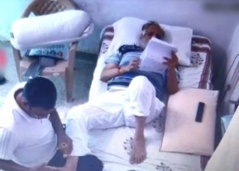 CCTV footage surfaces of Satyendar Jain enjoying massage in Tihar