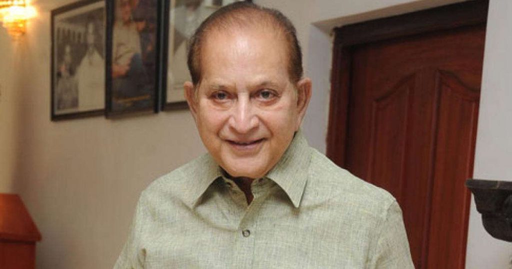 Condolences pour in over death of Tollywood Superstar Krishna