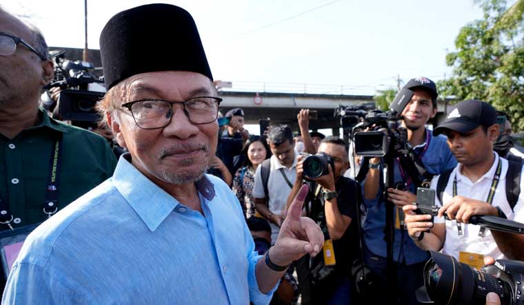 Anwar Ibrahim becomes Malaysian PM