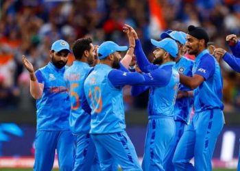 India beat Zimbabwe by 71 runs, to face England in semifinals 3