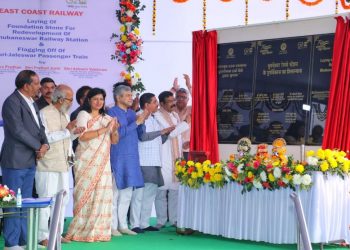 Union Ministers lay foundation stone of Bhubaneswar Railway Station redevelopment project Bhubaneswar: The foundation stone for the 'Redevelopment of Bhubaneswar Railway Station' as a world-class infrastructure was laid Thursday by Union Ministers Dharmendra Pradhan, Pralhad Joshi and Ashwini Vaishnaw. Speaking at the foundation stone laying function Railway minister Ashwini Vaishnaw said priority is being given for the development of railways in Odisha. "Now Odisha is getting more than 10 thousand crores instead of Rs 700 to 800 crores before 2014. Now Railway is constructing about 300 kilometre of rail line in a year instead of a mere 20 to 30 kilometre earlier," Vaishnaw. He informed that 36 railway stations of Odisha are now being upgraded with modern facilities where every corner of the state has been given priority. These apart, the Jagannath circuit will also run within a few days, he said. The Railway minister said the 'Redevelopment of Bhubaneswar Railway Station' will have a number of facilities with modern infrastructure and amenities. The construction period of the project is 24 months from the start of the work, added Vaishnaw. Union Education Minister Dharmendra Pradhan who hails from Odisha and Union Steel and Mines minister Pralhad Joshi praised Vaishnaw for utilising Electronics and Information Technology in Railways and speeding up the infrastructural development in the country by laying new lines and redeveloping the stations and also providing amenities for the benefit of the people. The Puri-Jaleswar Passenger train was flagged off from Bhubaneswar station. In another function at Angul, Odisha Chief Minister Naveen Patnaik flagged off Sambalpur-Shalimar Express train. The chief minister said the much awaited Sambalpur -Shalimar Express via Talcher-Dhenkanal and Bhadrak will fulfil the aspirations of the people of this area. Later, the 14 km long Angul-Balaram New Railway Line was inaugurated at the function held at Electrical Loco Shed, Angul. PTI Bhubaneswar, Railway Station