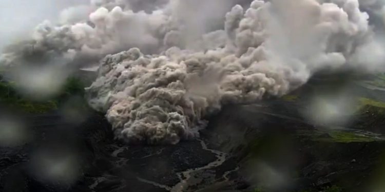 Indonesia, Semeru volcano