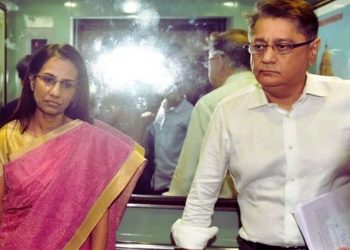 CBI produces Chanda & Deepak Kochhar in court for 3-day custody