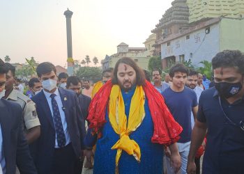 Mukesh Ambani’s son Anant offers prayers at Puri Jagannath Temple