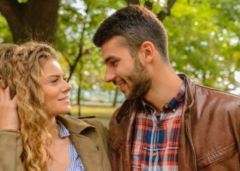 5 ways to ace your flirting game in 2023