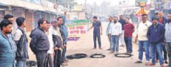 Bandh for city hospital hits life in Kendrapara