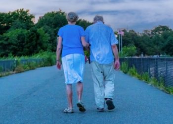 Can walking 6,000 steps a day improve heart health in the elderly?