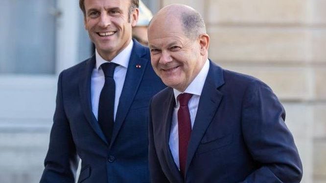 French President Emmanuel Macron and German Chancellor Olaf Scholz