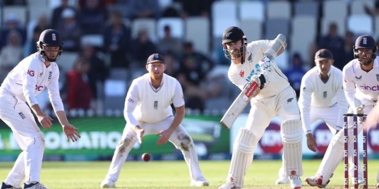 New Zealand fight back after being forced to follow on, take the score to 202/3 by stumps on Day 3 of Wellington (Image: bbctms/Twitter)