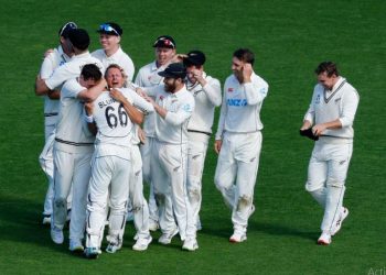 New Zealand win a thriller by 1 run against England after being forced to follow-on (Image: Twitter)