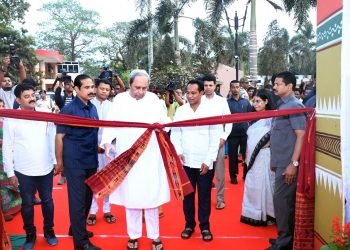 Naveen Patnaik inaugurates Adivasi Mela