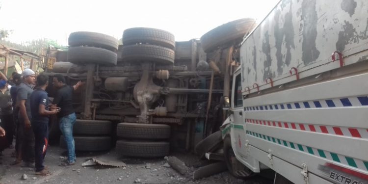 Mingled vehicles following a mishap on NH-53 near Chandikhole