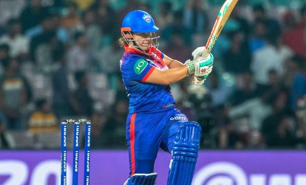 Alice Capsey's fiery cameo helps Delhi Capitals defeat Royal Challengers Bangalore (Image: DelhiCapitals/Twitter)