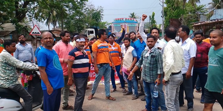 Bandh demanding new district hits normal life in Odisha's Bhanjanagar