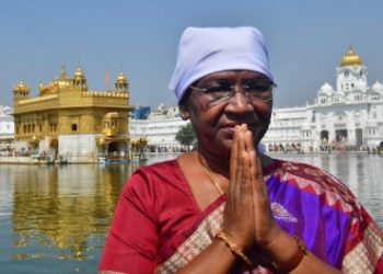 President Murmu pays obeisance at Golden Temple