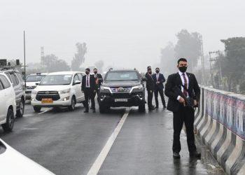 Security breach in 
PM Modi's convoy near Punjab's Hussainiwala in Ferozepur district (Image: Twitter)