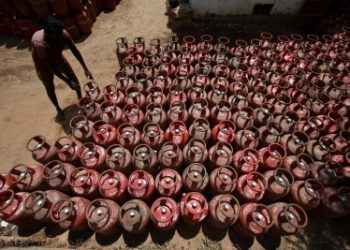 Cooking gas price hiked by Rs 50/cylinder, commercial gas up by Rs 350