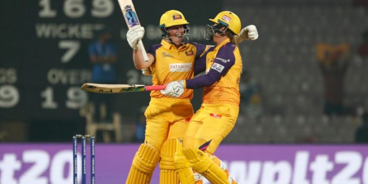 Grace Harris-Sophie Ecclestone celebrate in jubilation after winning one cracker of a match against Gujarat Giants (Image: Sophecc19/Twitter)