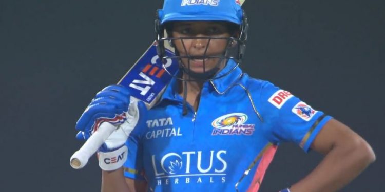 MI's Captain Harmanpreet Kaur smashes power-packed 65 runs against Gujarat Titans in the opener of inaugural WPL (Image: Twitter)