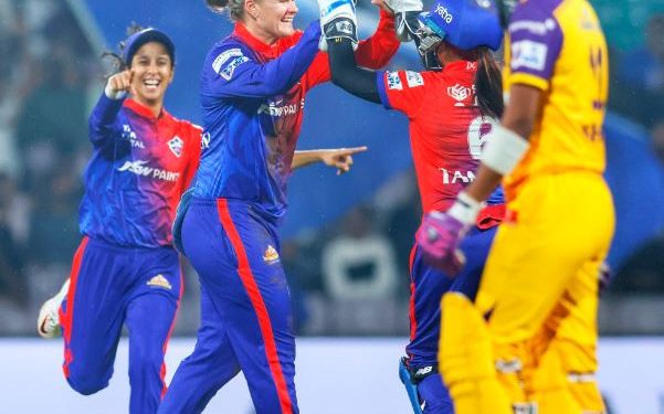 An all around performance by Delhi Capitals' star Jess Jonassen helps the team defeat UP Warriorz (Image: DelhiCapitals/Twitter)