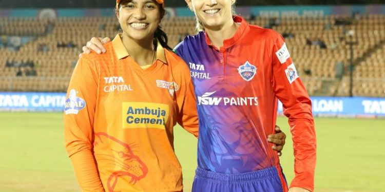 GG skipper Sneh Rana with DC's Meg Lanning (Image: GujaratGiants/Twitter)