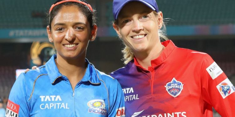 Delhi Capitals' skipper Meg Lanning with Mumbai's Harmanpreet Kaur (Image: Twitter)