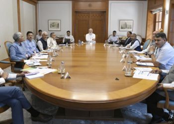 Narendra Modi chairs meeting to review preparedness for the upcoming summer (Image: narendramodi/Twitter)