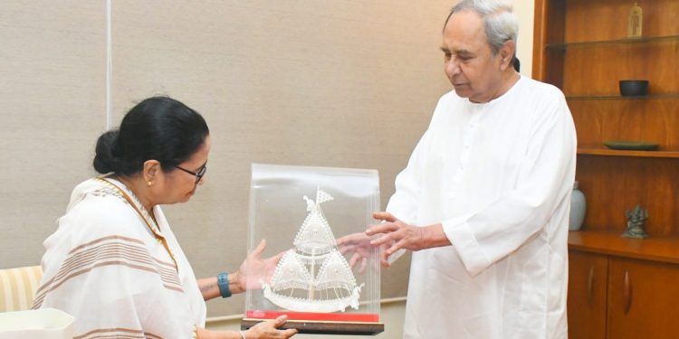 Naveen Patnaik, Mamata Banerjee