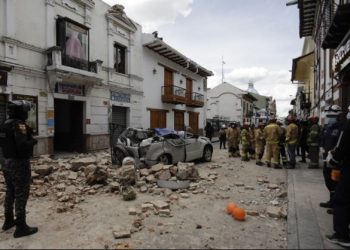 Strong earthquake kills at least 13 in Ecuador, one in Peru