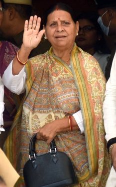 CBI raids Rabri Devi's residence in Patna in land-for-job scam