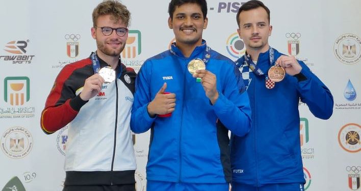Rudrankksh Patil wins gold in 10m Air Rifle event at ISSF World Cup 2022 (Image: Media_SAI/Twitter)