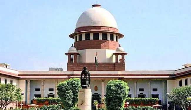 'Rs 3,300 crore loan', SC stays Bombay HC order permitting UIL Chairperson to travel abroad