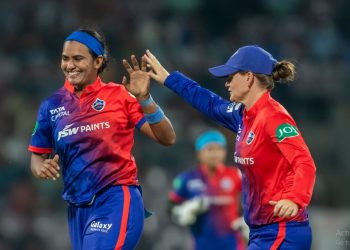 Shikha Pandey leads the way for DC in bowling against RCB, takes 3 wickets for 23 runs (Image: ESPNcricinfo/Twitter)