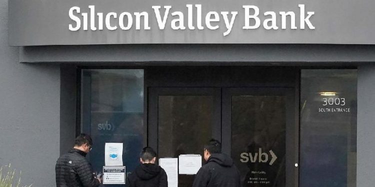 Shockwaves across the world after the collapse of Silicon Valley Bank (Image Courtesy: Deutsche Welle)