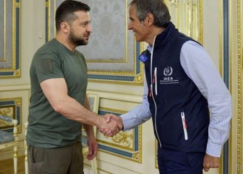 Ukrainian President Volodymyr Zelenskyy meets IAEA chief Rafael Grossi (Image: Reuters)