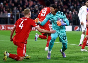 Yann Sommer keeps his sheet clean for Bavarians as PSG outplayed by Bayern in second leg of round-16 of Champions League (Image: demarkesports/Twitter)