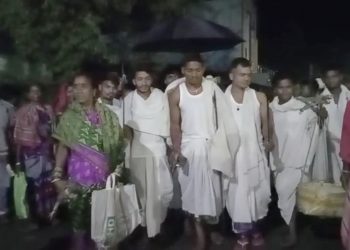 Groom, family walk 28 km for wedding due to drivers' strike in Odisha
