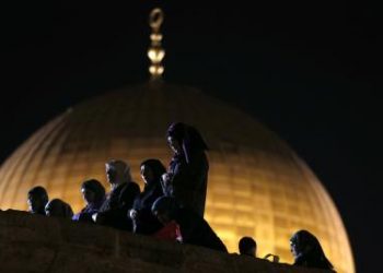 Israeli police clash with worshippers at Al-Aqsa mosque