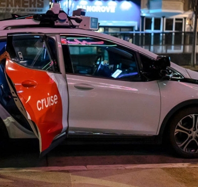 GM's self-driving car crashes into bus, automaker recalls 300 robotaxis
