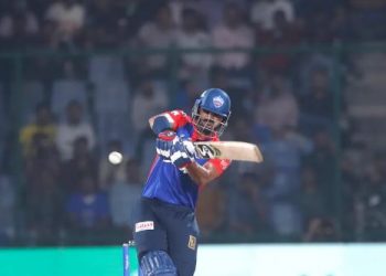 Gujarat Titans restrict Delhi Capitals to 162/8 New Delhi: Defending champions Gujarat Titans came up with a disciplined bowling effort to restrict Delhi Capitals to 162/8 in the IPL here Tuesday. Wily Afghanistan spinner Rashid Khan was the pick of GT bowlers (3/31) while fiery pace duo of Mohammed Shami (3/41) and Alzarri Joseph (2/29) gave a fine start after skipper Hardik Pandya opted to bowl. Axar Patel (36; 22b) provided some late fireworks to push Delhi past the 160-mark. Opener David Warner (37; 32b) was the top-scorer for Delhi Capitals. Brief Scores: Delhi Capitals 162/8; 20 overs (David Warner 37, Sarfaraz Khan 30; Mohammed Shami 3/41, Rashid Khan 3/31, Alzarri Joseph 2/29) vs Gujarat Titans. PTI IPL, Gujarat Titans, Delhi Capitals