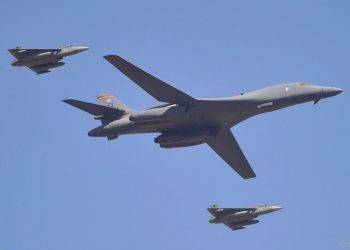 IAF's LCA Tejas escorting US Air Force's B-1B strategic bomber during air exercise (Image: VivekSi85847001/Twitter)